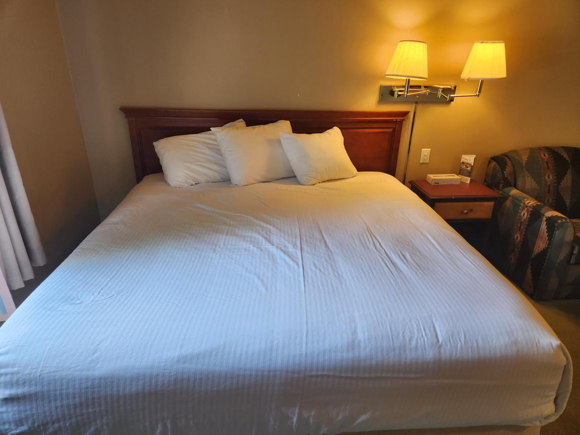Waterton Lakes Lodge Resort Екстериор снимка