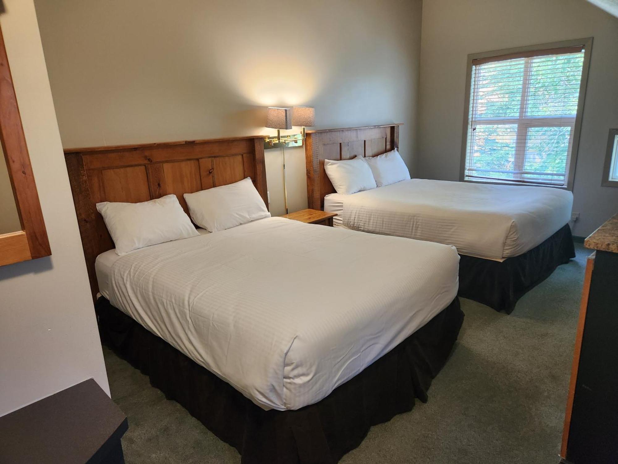 Waterton Lakes Lodge Resort Екстериор снимка