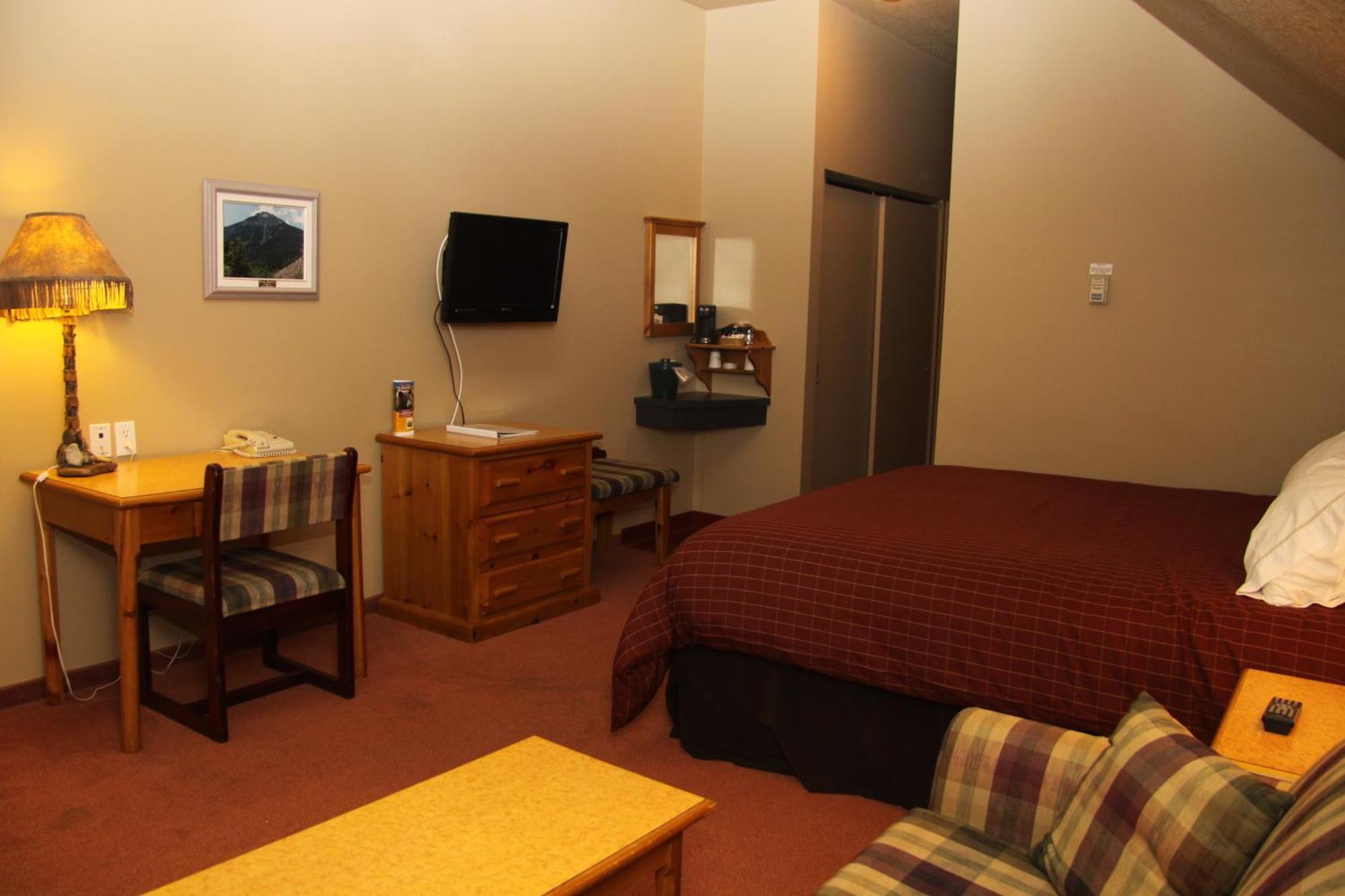 Waterton Lakes Lodge Resort Екстериор снимка