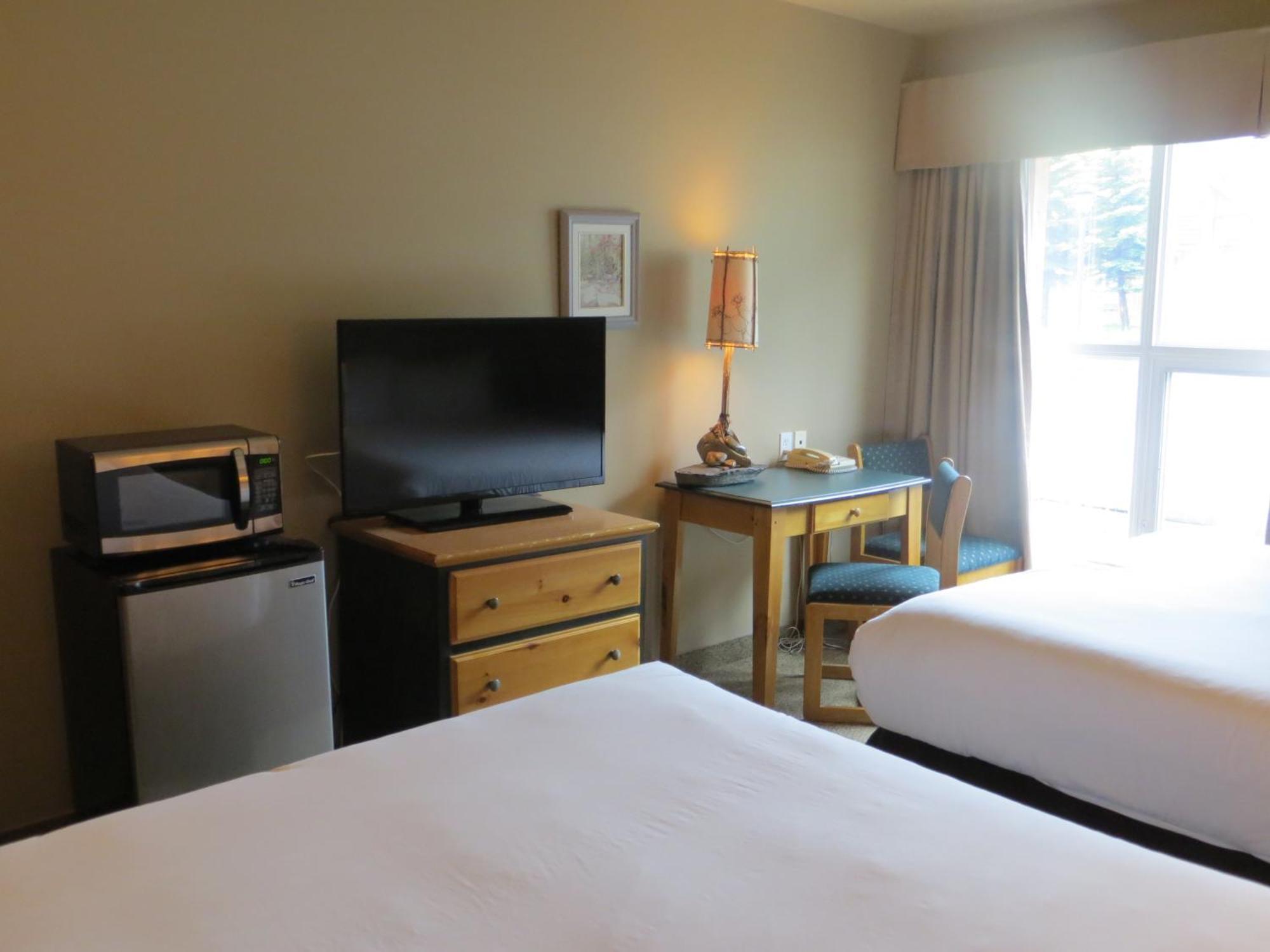 Waterton Lakes Lodge Resort Стая снимка