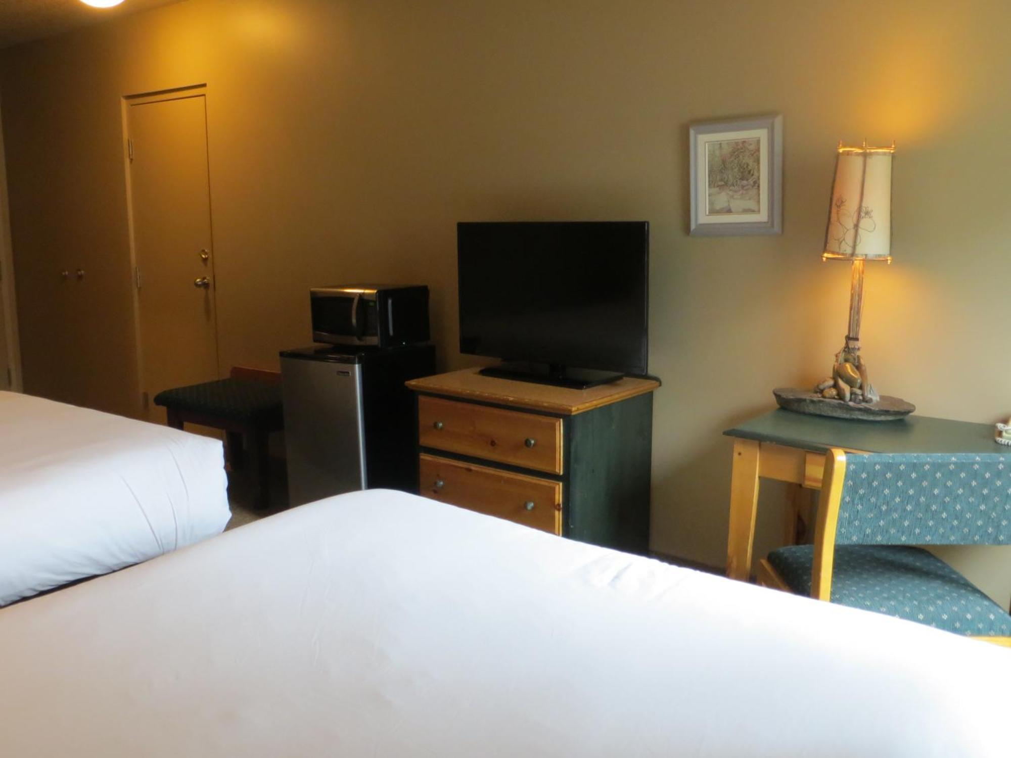 Waterton Lakes Lodge Resort Стая снимка