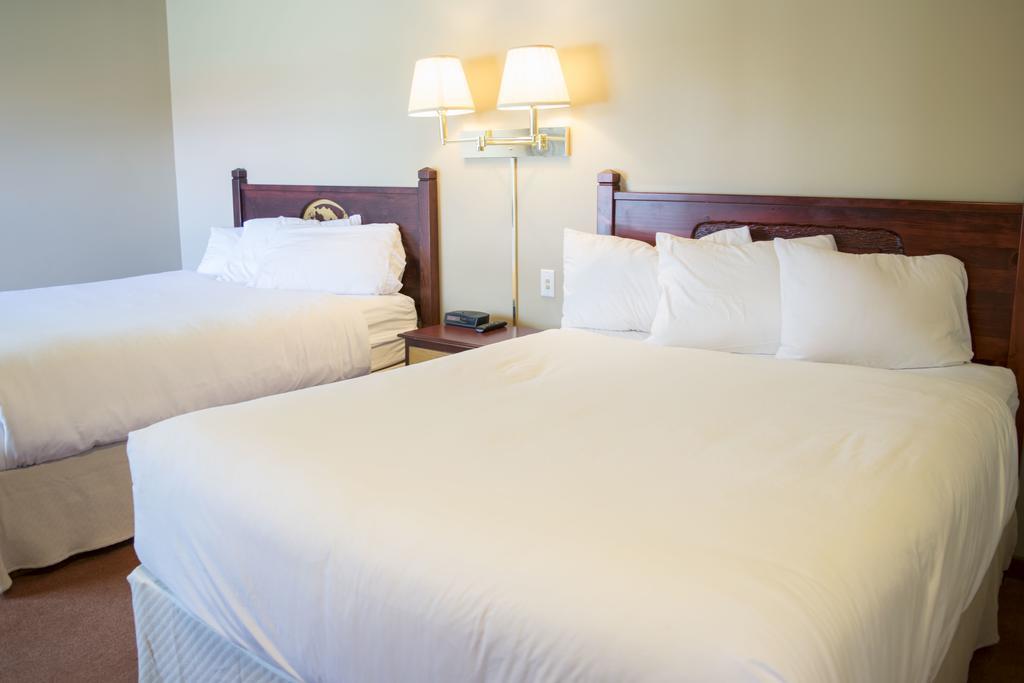 Waterton Lakes Lodge Resort Екстериор снимка