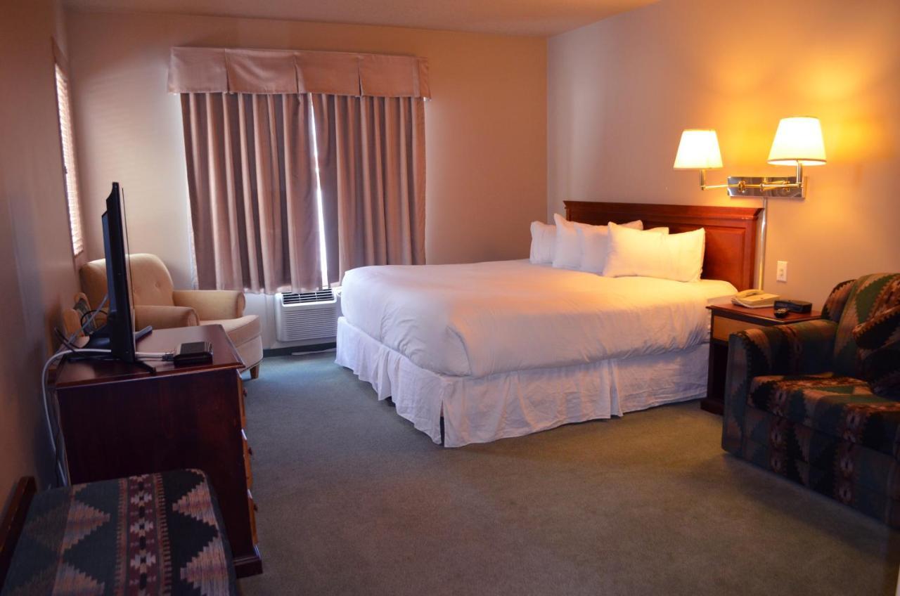 Waterton Lakes Lodge Resort Екстериор снимка