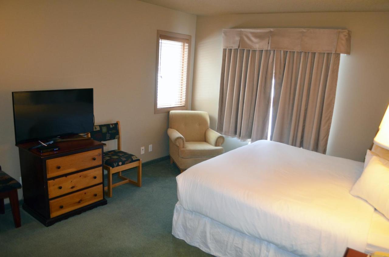 Waterton Lakes Lodge Resort Екстериор снимка