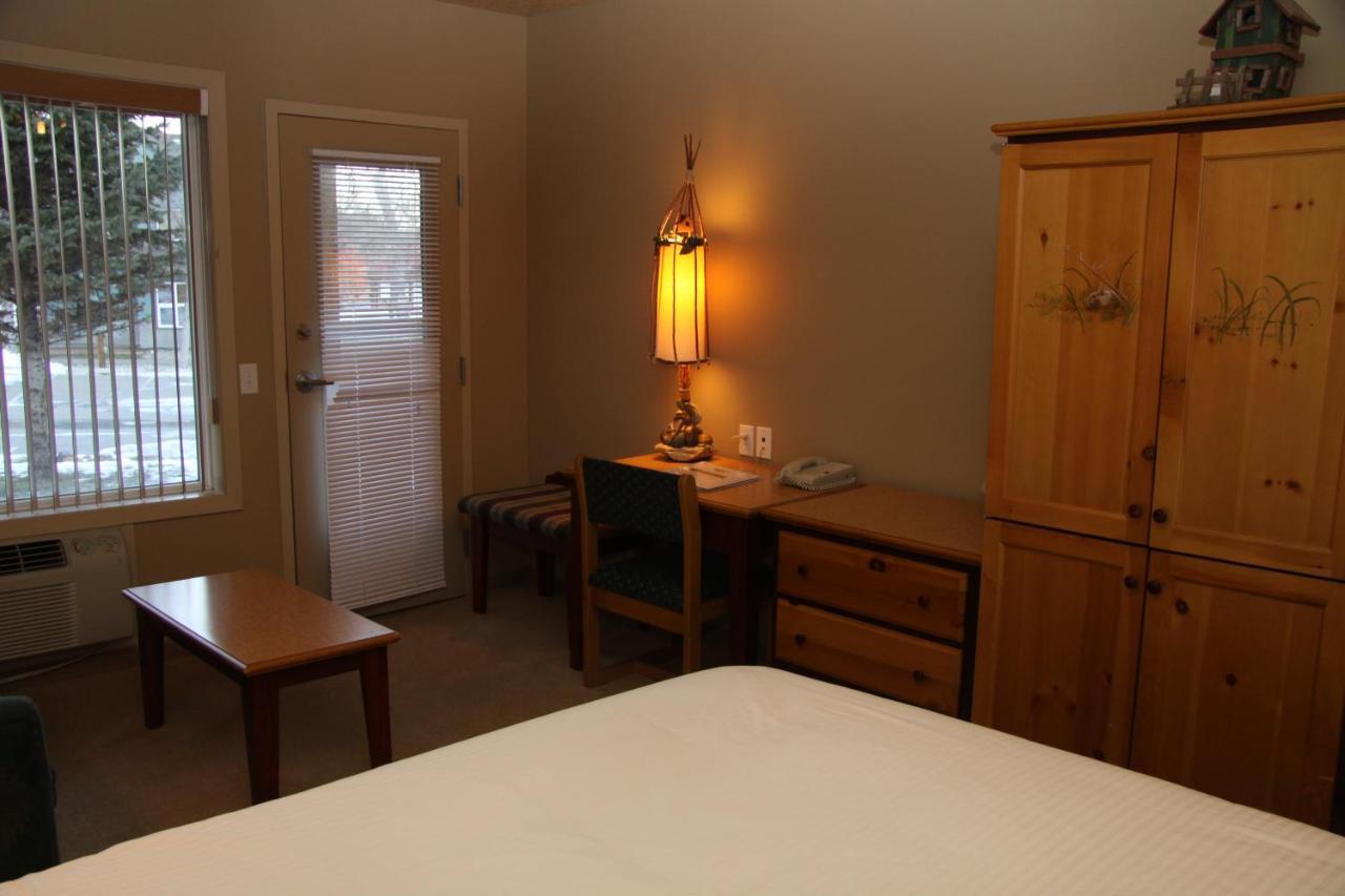 Waterton Lakes Lodge Resort Екстериор снимка