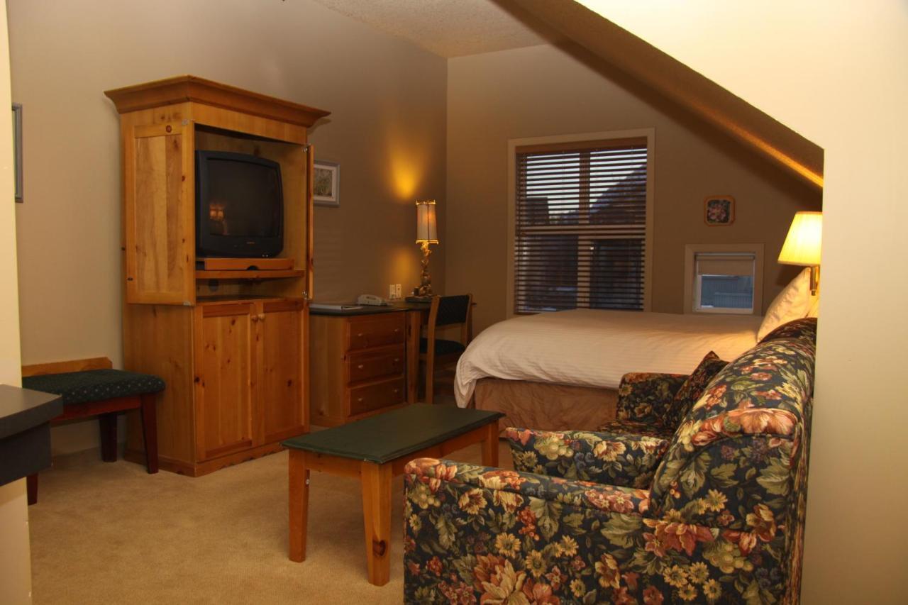 Waterton Lakes Lodge Resort Екстериор снимка