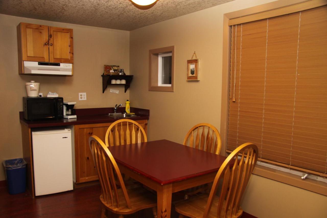 Waterton Lakes Lodge Resort Екстериор снимка